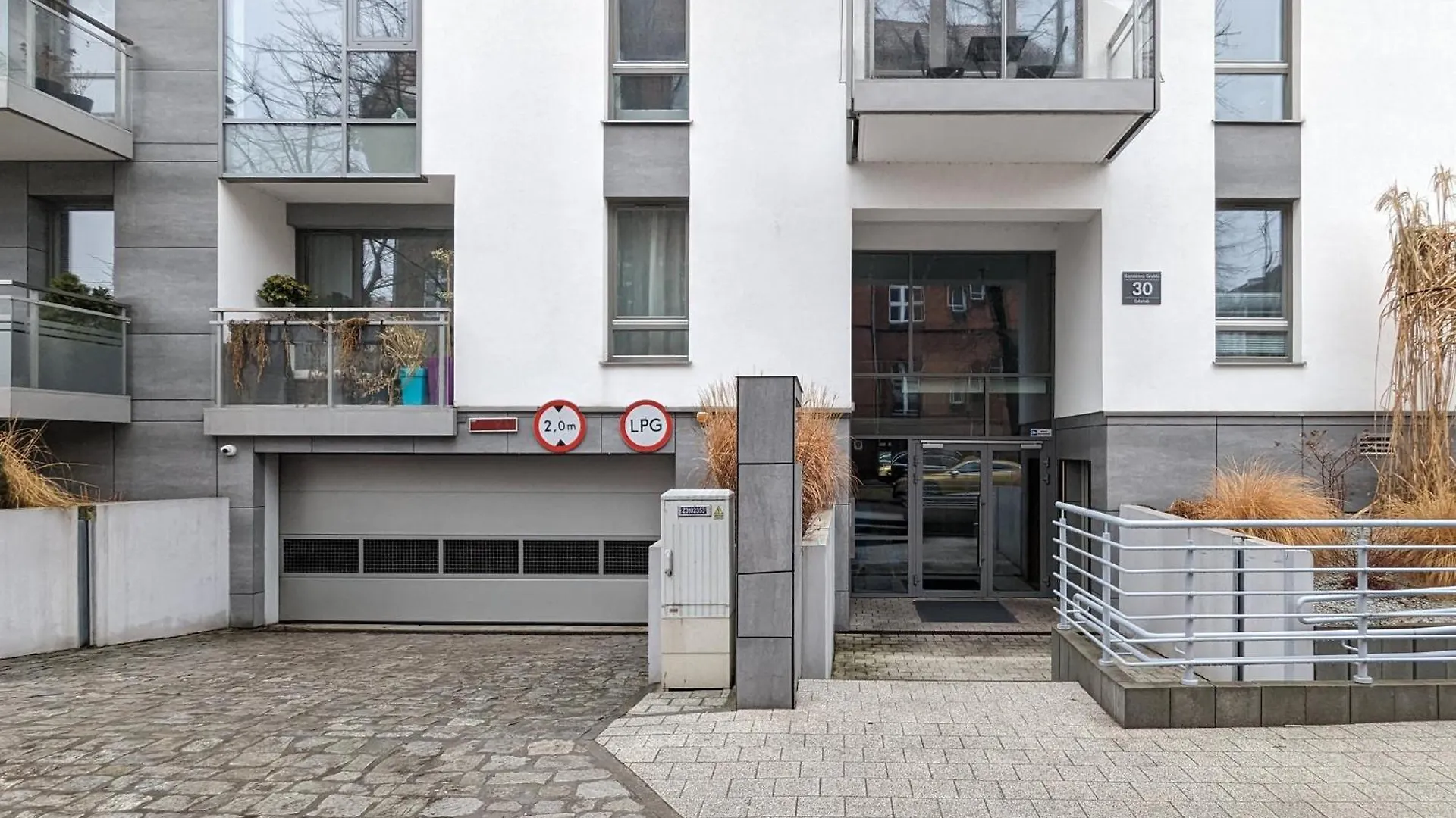 Modern Apartment Kamienna Grobla With Parking & Balcony In Gdansk By Noclegi Renters